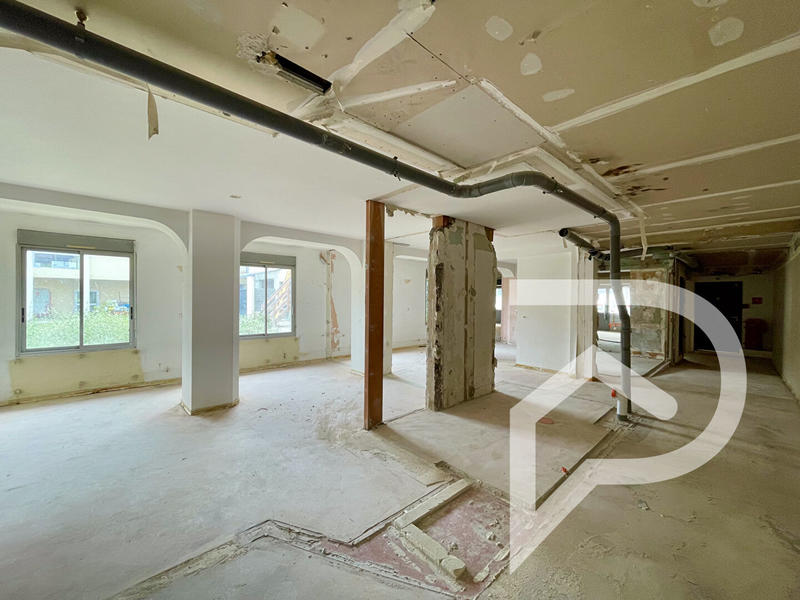 Local commercial - 185 m² - 3 pièces