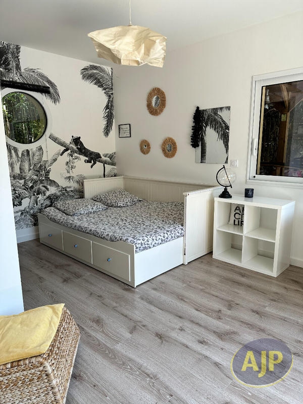 Maison - 184 m² - 6 pièces