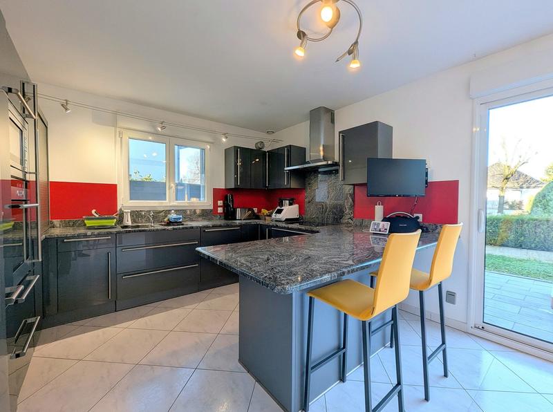 Maison - 102 m² - 5 pièces