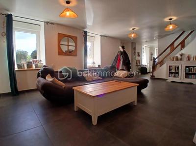 Maison - 180 m² - 7 pièces