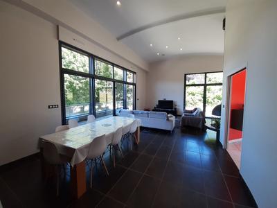 Maison contemporaine - 255 m² - 7 pièces