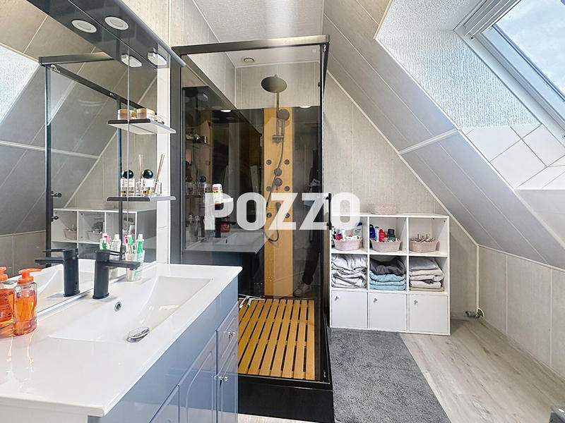 Maison - 162 m² - 8 pièces