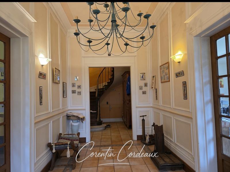 Maison bourgeoise - 393 m² - 10 pièces