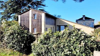 Maison - 140 m² - 5 pièces