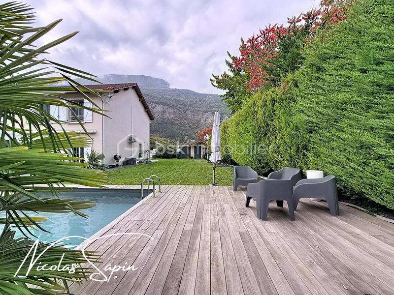 Maison - 102 m² - 5 pièces