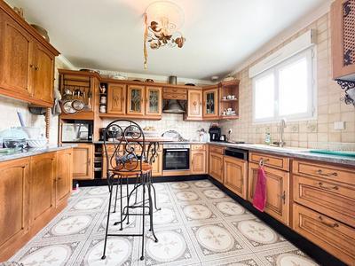 Maison - 191 m² - 8 pièces