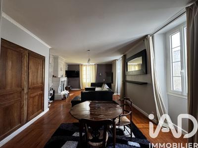 Maison de ville - 271 m² - 9 pièces