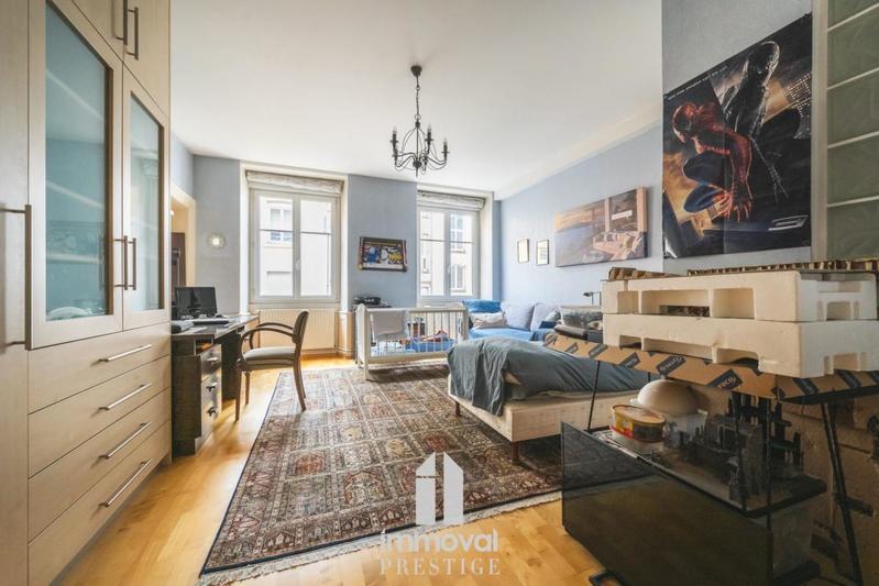 Appartement - 238 m² - 6 pièces