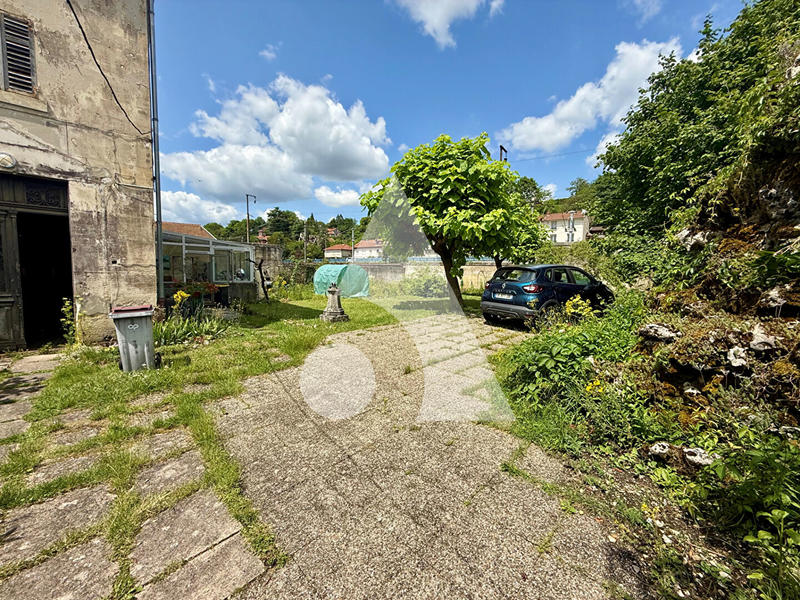 Maison - 215 m² - 9 pièces