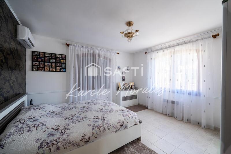 Maison - 300 m² - 8 pièces