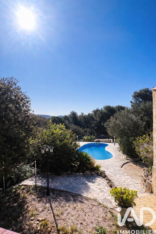 Maison - 200 m² - 6 pièces