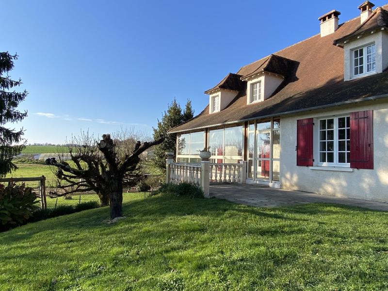 Maison - 140 m² - 8 pièces