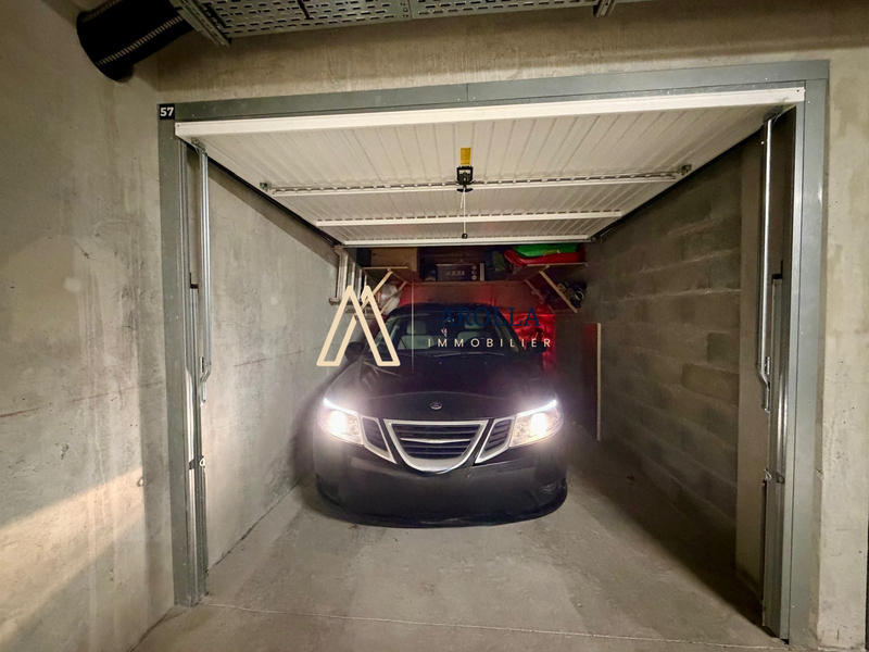 Parking / Garage - 14 m²