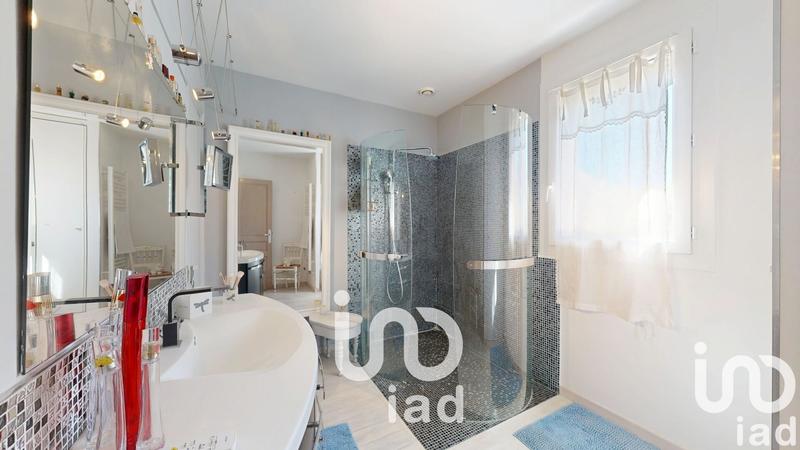 Maison - 210 m² - 8 pièces