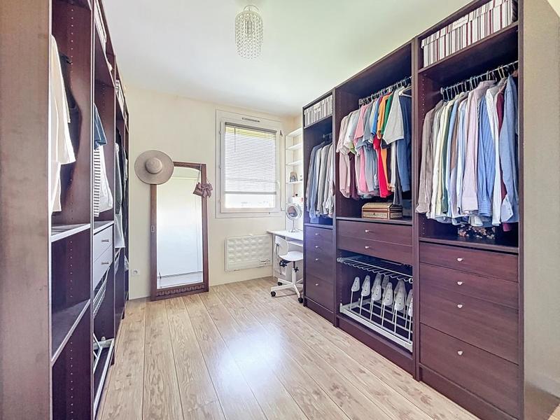 Appartement - 122 m² - 6 pièces