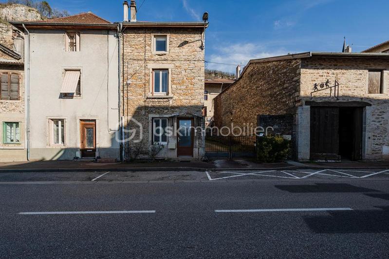 Maison de village - 90 m² - 4 pièces