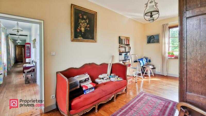 Maison - 284 m² - 11 pièces