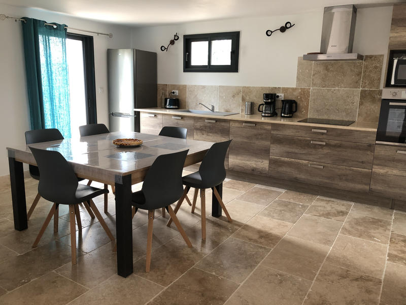 Mas - 700 m² - 20 pièces