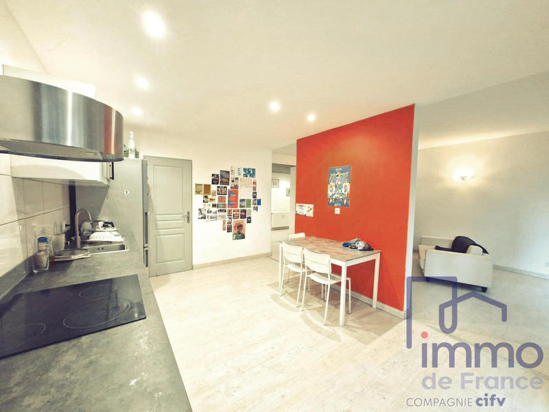 Appartement - 109 m² - 6 pièces