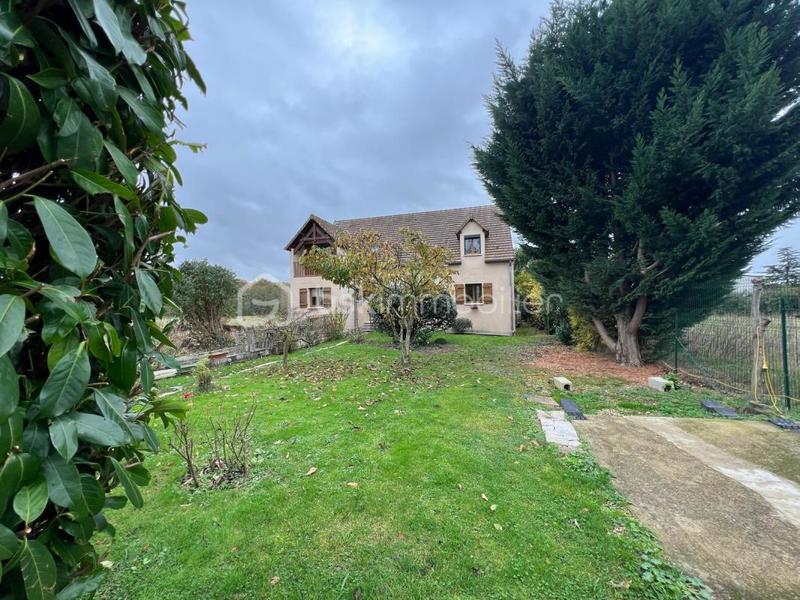 Maison - 205 m² - 9 pièces