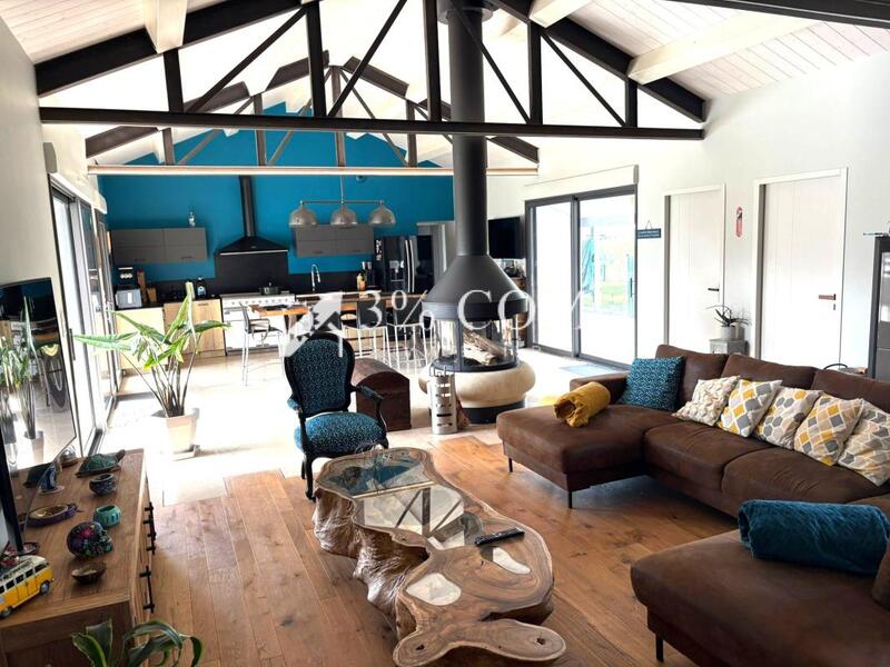 Propriété - 180 m² - 6 pièces