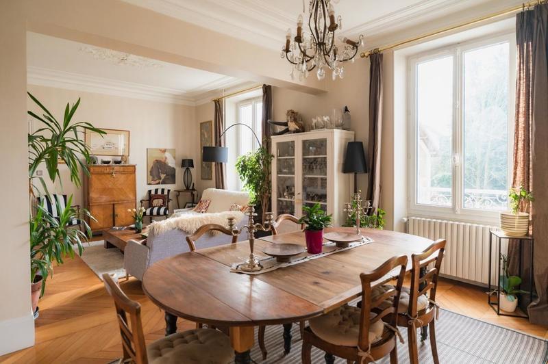 Maison - 290 m² - 12 pièces