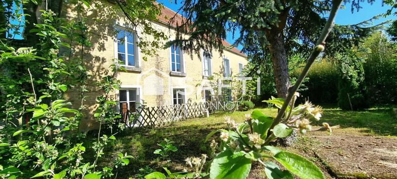 Maison - 350 m² - 11 pièces