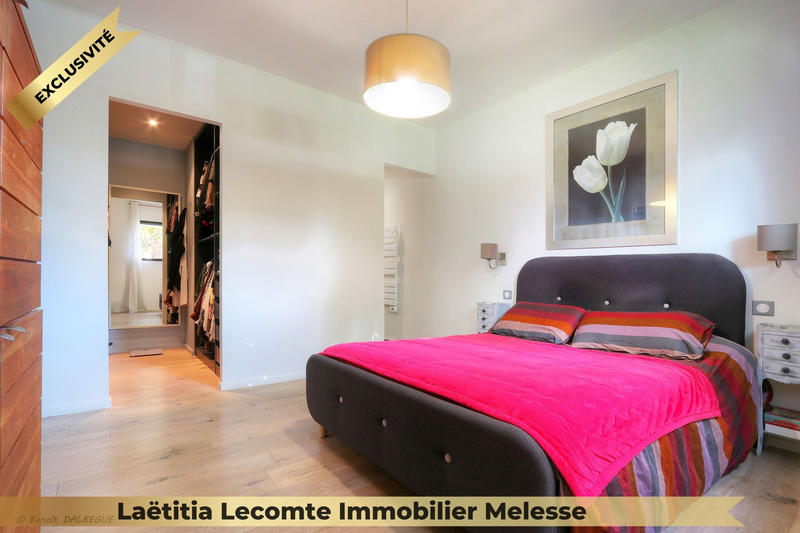 Maison - 213 m² - 9 pièces