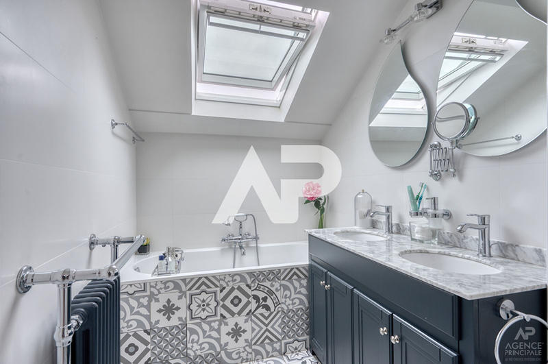 Maison - 170 m² - 6 pièces