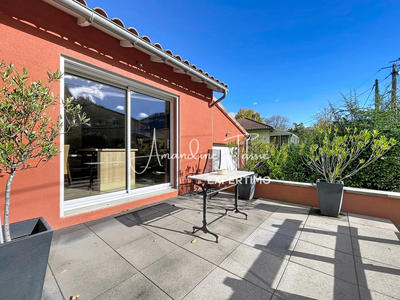 Maison - 94 m² - 4 pièces