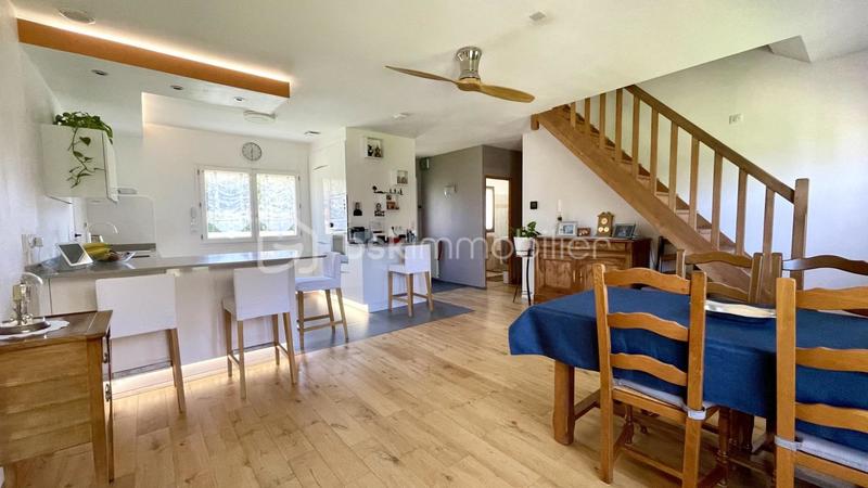 Maison - 96 m² - 5 pièces