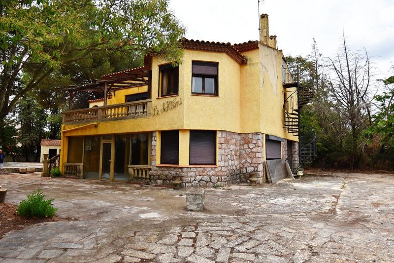 Maison - 230 m² - 5 pièces