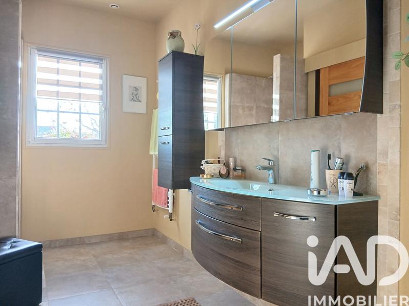 Maison - 228 m² - 5 pièces