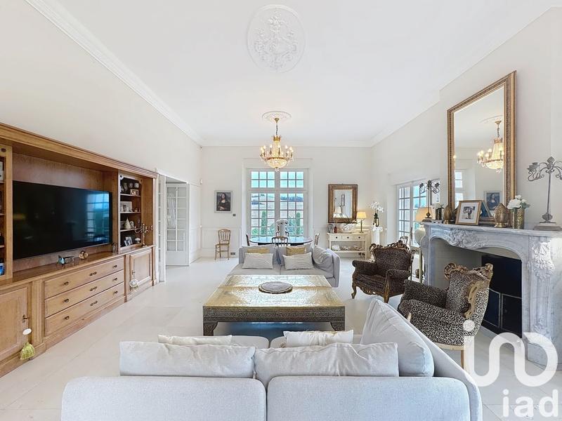 Maison - 283 m² - 9 pièces