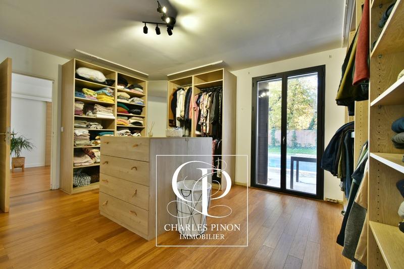 Villa - 219 m² - 6 pièces