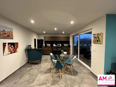 Appartement - 85 m² - 3 pièces