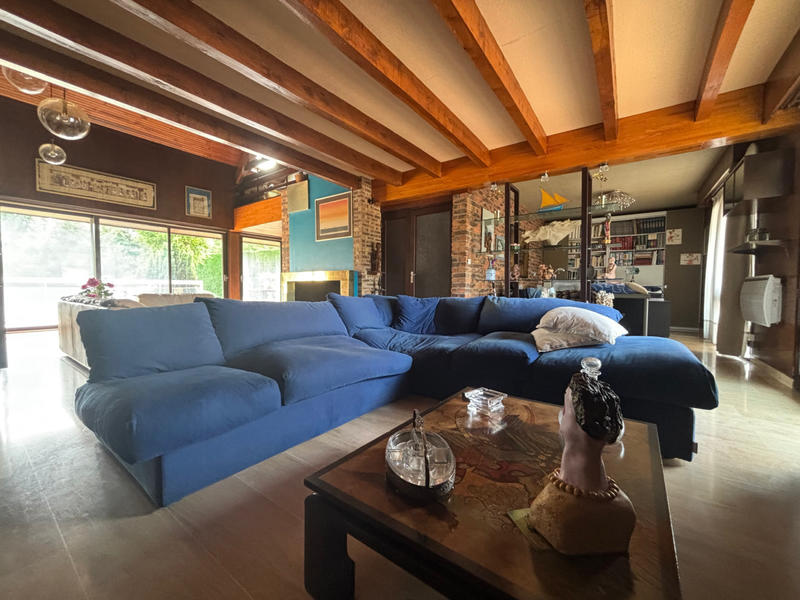 Maison - 201 m² - 7 pièces