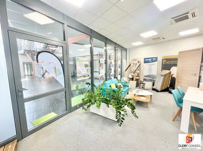 Bureau - 143 m²