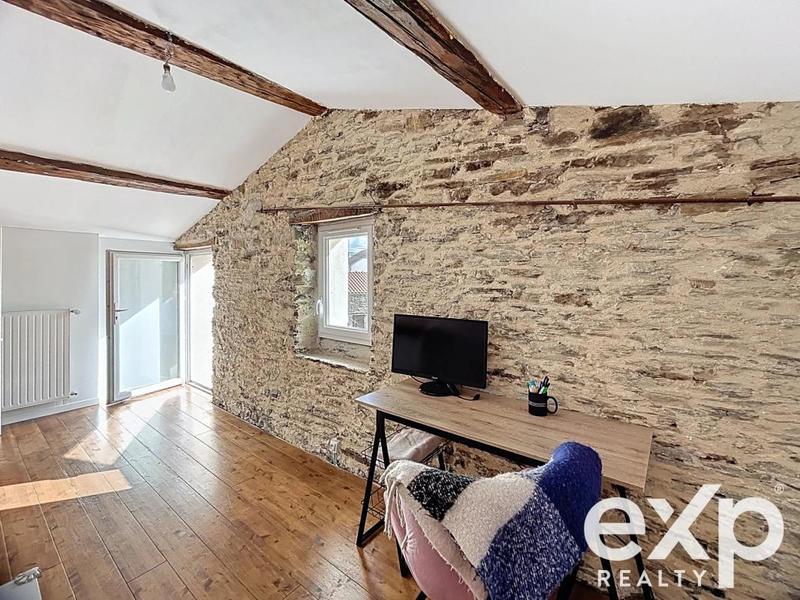 Maison - 209 m² - 9 pièces