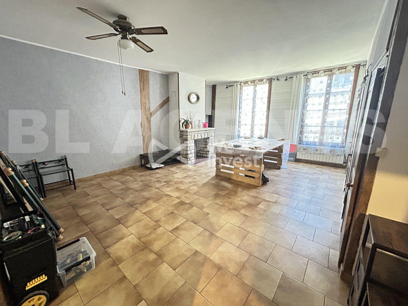 Local commercial - 199 m² - 4 pièces