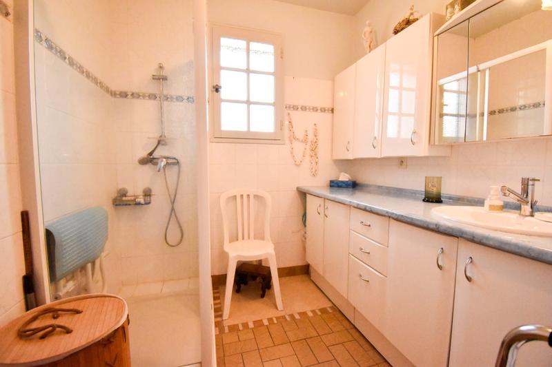 Maison traditionnelle - 162 m² - 10 pièces