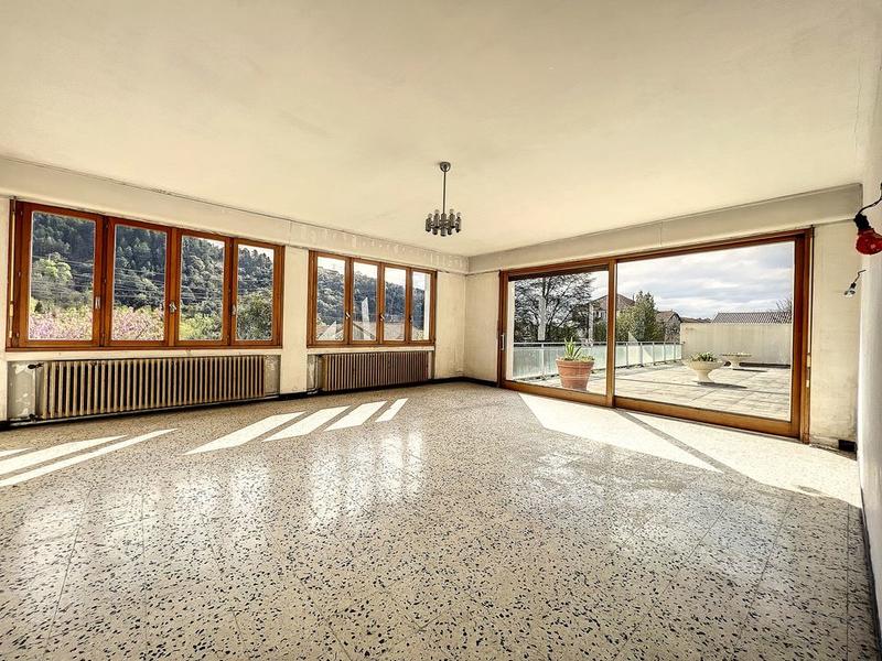 Immeuble - 1 050 m² - 9 pièces