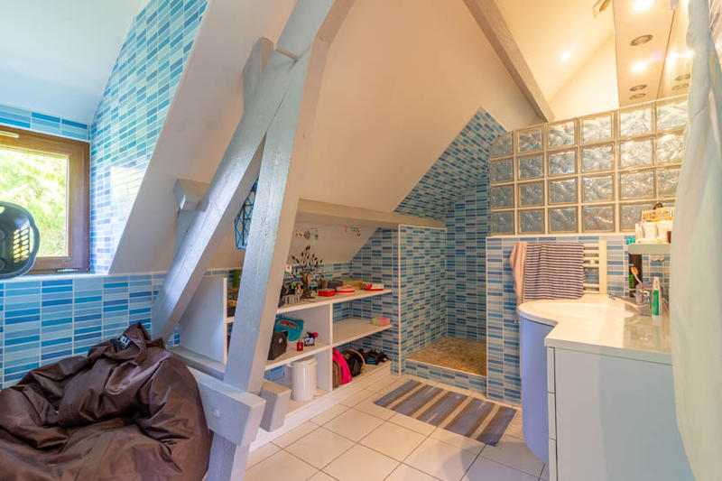 Maison - 300 m² - 8 pièces