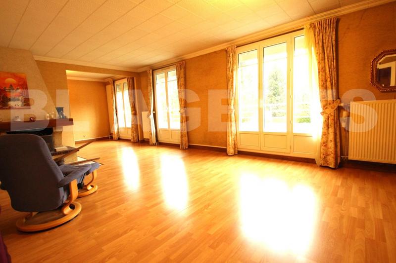 Pavillon - 275 m² - 6 pièces