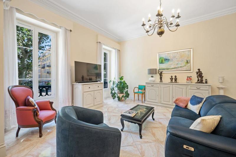 Appartement - 140 m² - 5 pièces