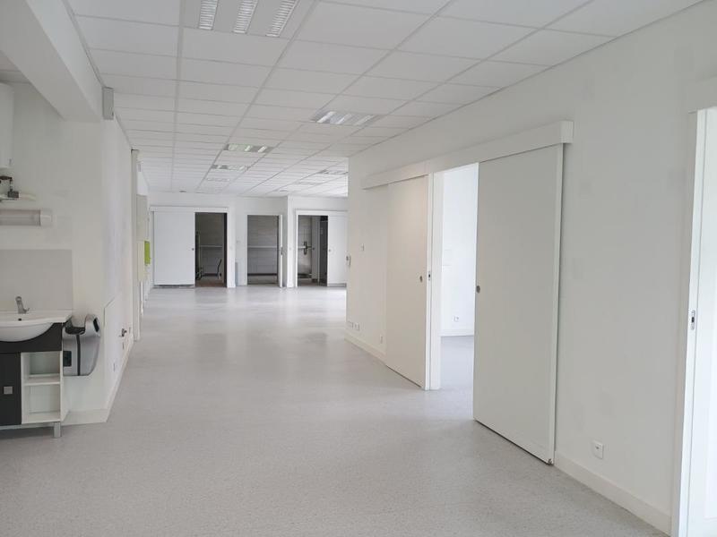 Bureau - 191 m² - 9 pièces