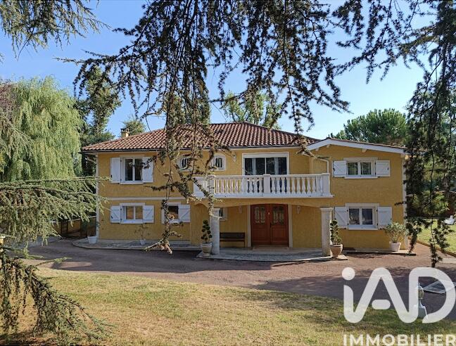 Maison - 246 m² - 9 pièces