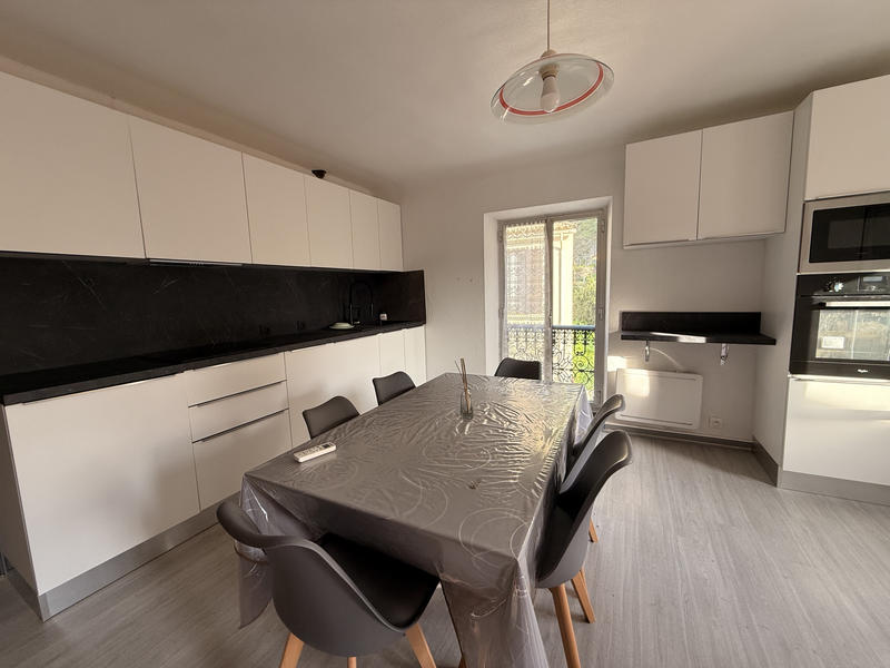 Appartement - 84 m² - 4 pièces