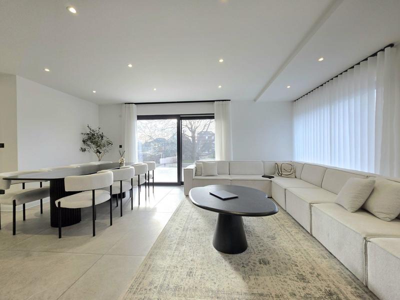 Maison contemporaine - 161 m² - 7 pièces