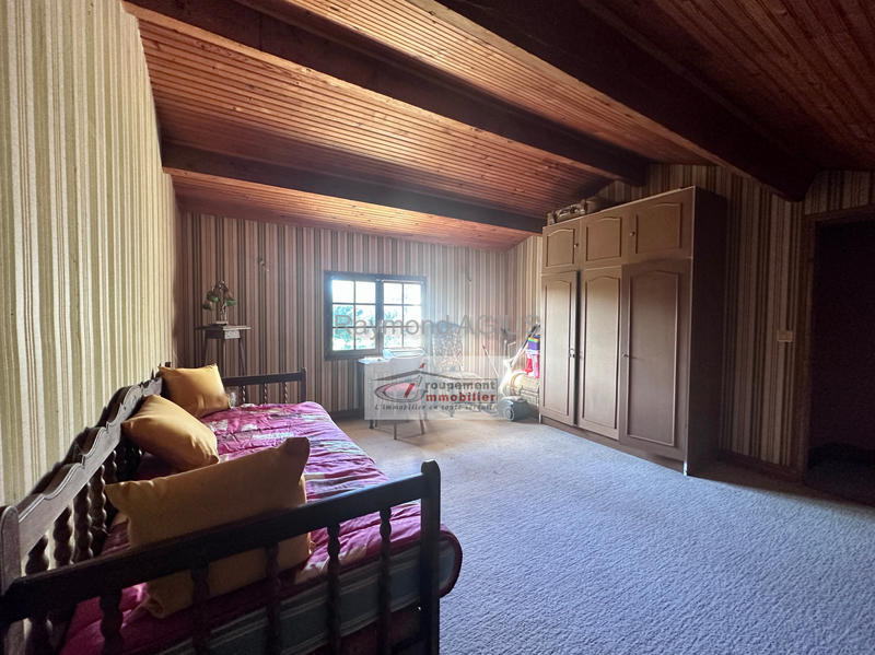 Maison - 219 m² - 13 pièces